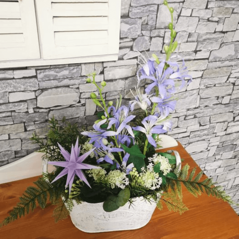 christmas home decor with lilac Herrnhuter star