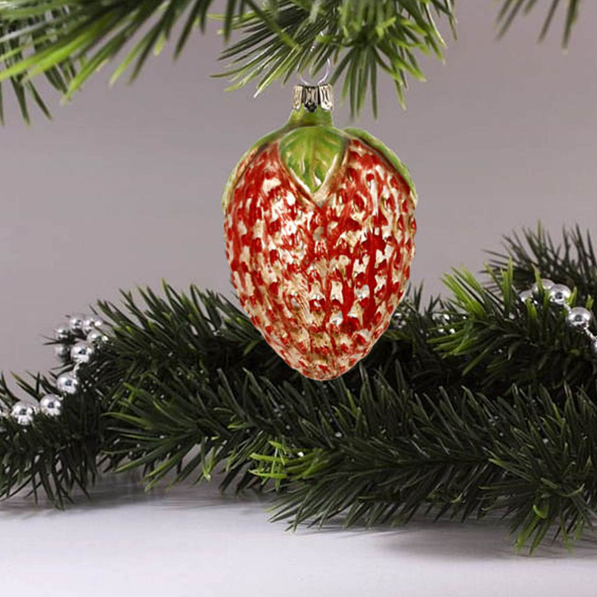 MAROLIN® - Glass ornament &quot;Strawberry&quot;
