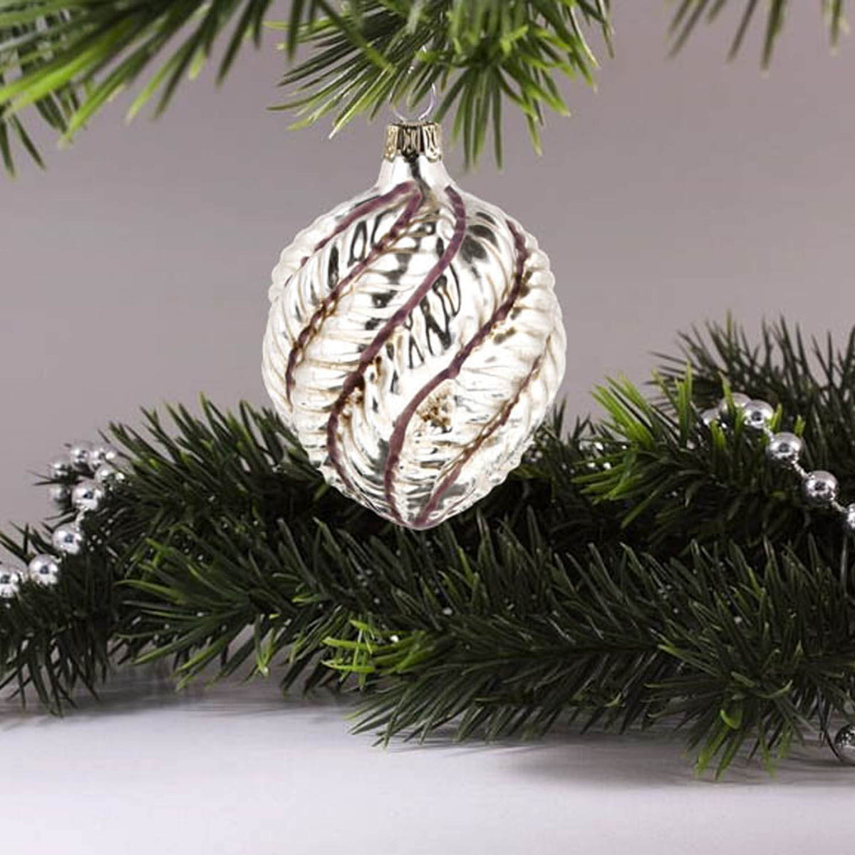 MAROLIN® - Glass ornament &quot;Oval with violet stripes&quot; in christmas tree